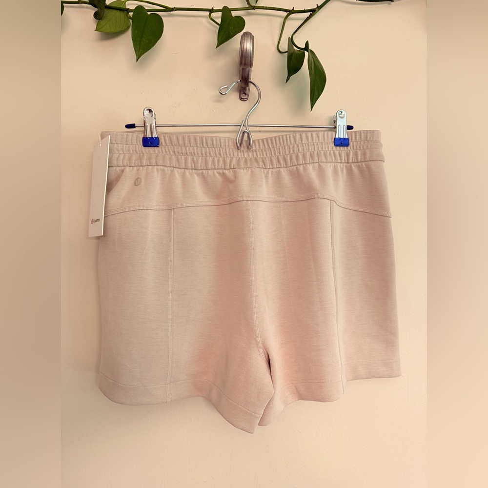 NWT Lululemon athletica High Waist Softstreme HR Tan Shorts 4” size10 - Picture 6 of 12